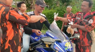 Bhaksos di Bulan Ramadhan: PAC Pemuda Pancasila Karangpucung Bagikan 500 Cup Takjil Gratis