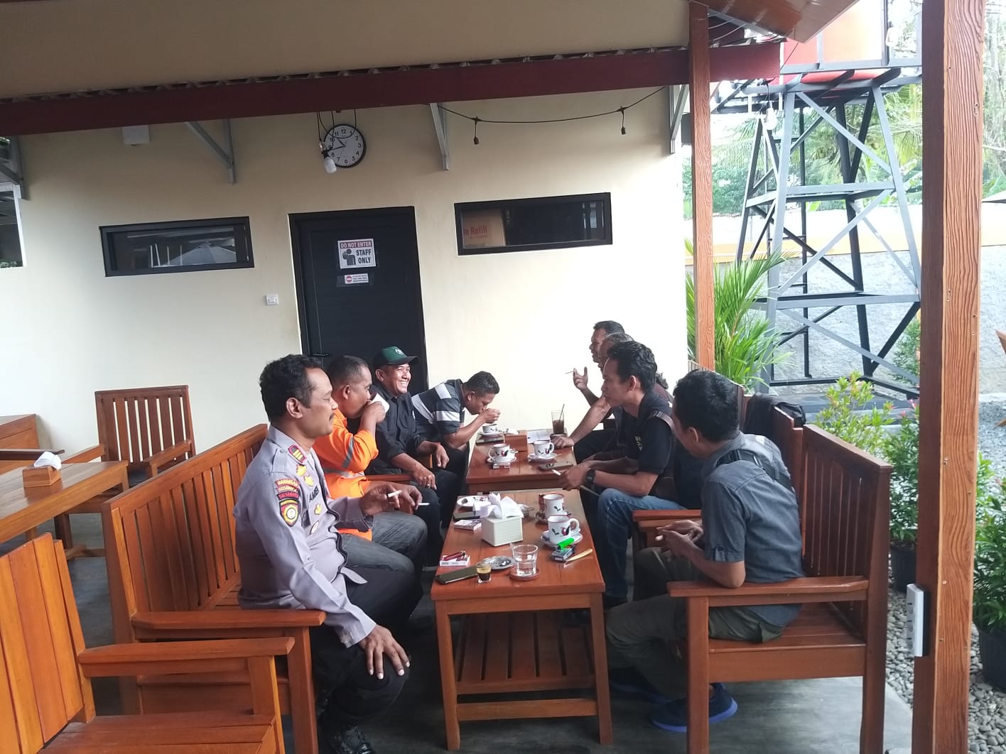 Ciptakan Kamtibmas Kondusif, Polsek Sidareja Perkuat Sinergitas Lewat Diskusi Santai Bersama Insan Pers