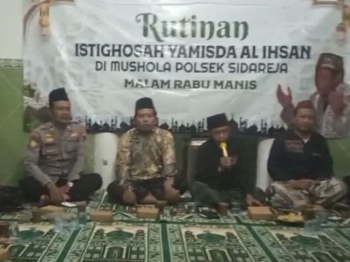 Perkuat Silaturahmi Kamtibmas, Polsek Sidareja Gelar Istighosah "Pagar Mangkok" Bersama Ulama dan Masyarakat