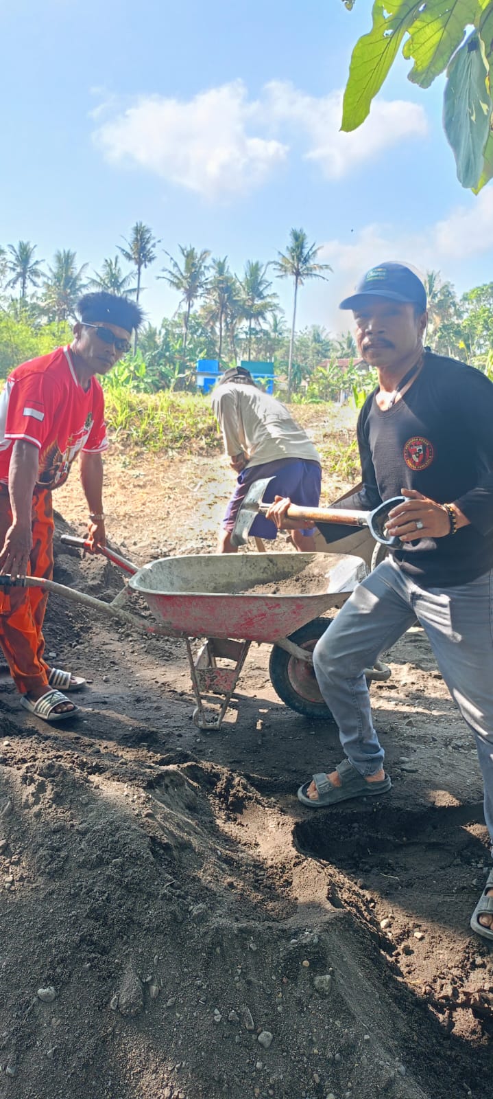 ​Wujud Nyata Pengabdian, Koti PAC Pemuda Pancasila Kawunganten Gelar Kerja Bakti Pengecoran Jembatan Cigebret