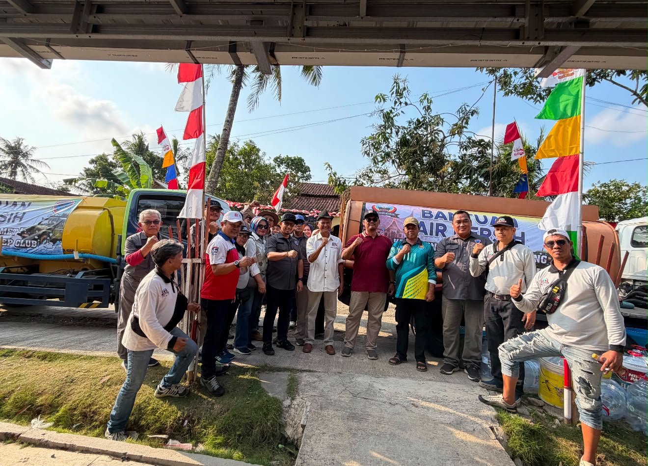 KKM Cilacap Bersama BPBD, Bank Gunung Slamet, dan NJC Salurkan 150 Ribu Liter Air Bersih di Kawunganten