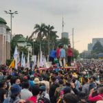 Masa Teriaki Revolusi, Dalam Aksi Tolak Revisi UU Pilkada Oleh DPR RI