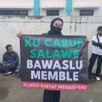 Dalam Unras Di KPU & BAWASLU  Muncul Slogan  “Bupati Salawe BAWASLU Membele”