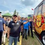 Mudik ke Inggris?”: Kelakar Ahmad Luthfi Saat Lepas Bus Manchester United di Mudik Gratis Jateng